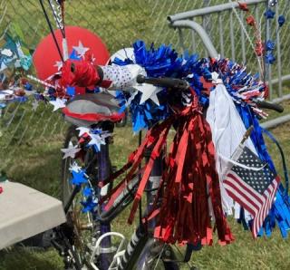 bike with balloons and streamers